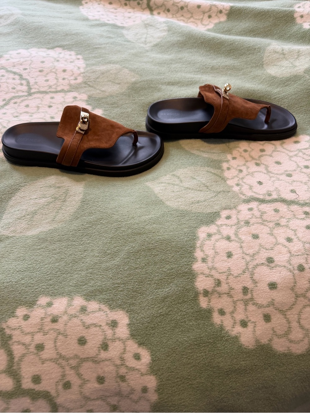 Hermes Empire Sandals with Kelly lock. Like new - Picture 3 of 4